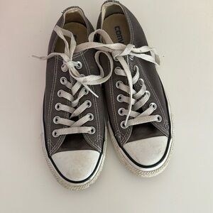 Gray converse All-Stars women’s size 7 men’s size 5